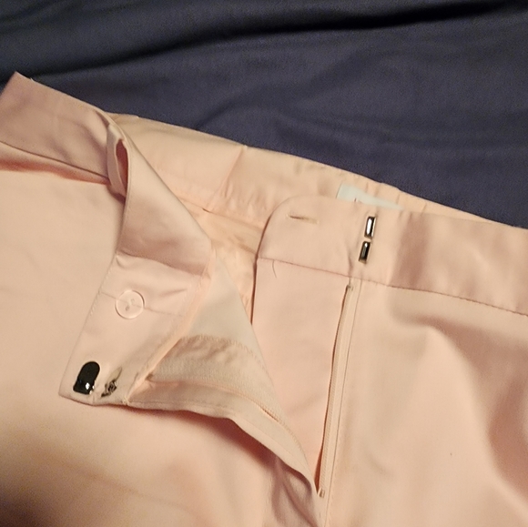 Liz Claiborne pink slacks. - Picture 2 of 4